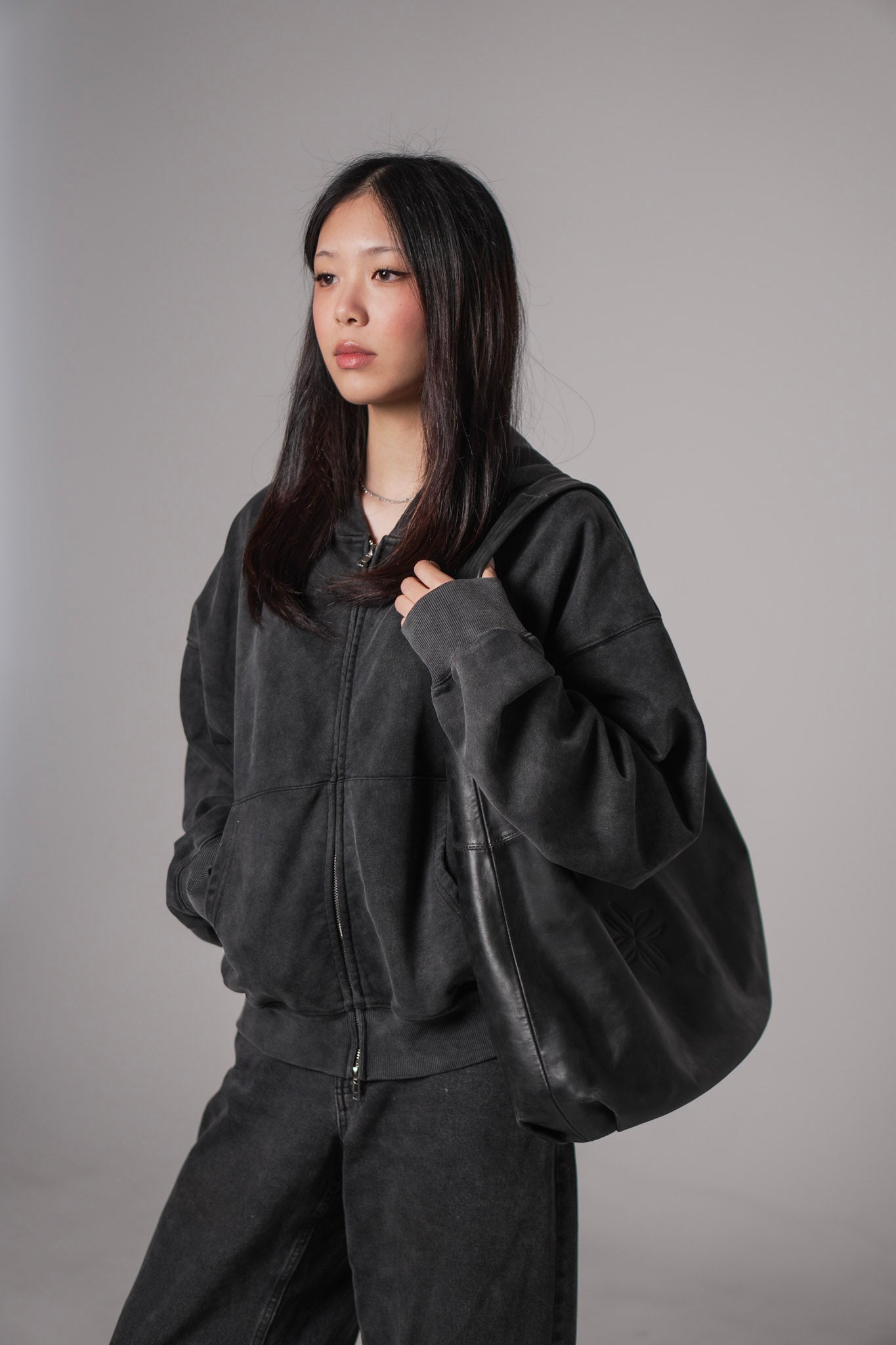 ZIP-UP HOODIE - CHARCOAL