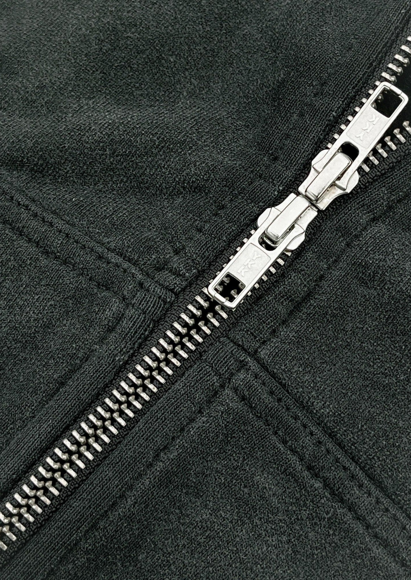VINTAGE BLACK V.1 ZIP-UP
